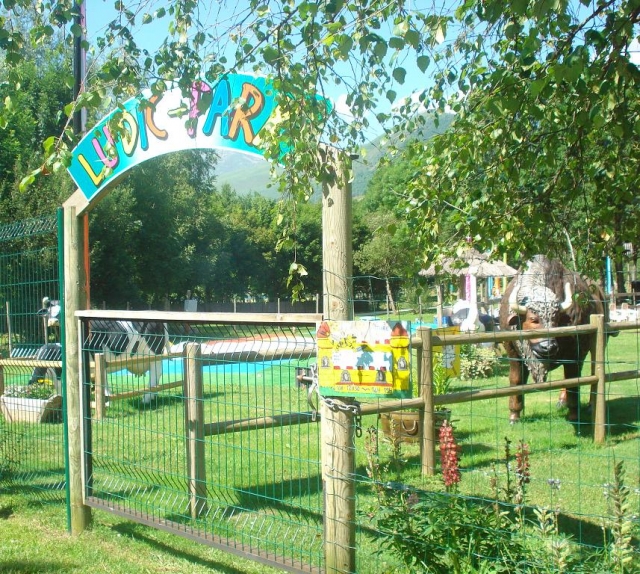  Salón infantil y juegos 